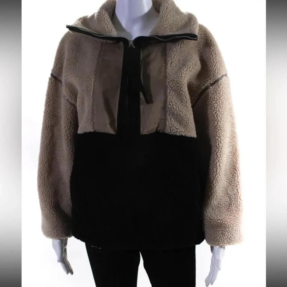 Something Navy Two-Tone Sherpa Pullover Jacket in Beige and Black - Picture 11 of 12